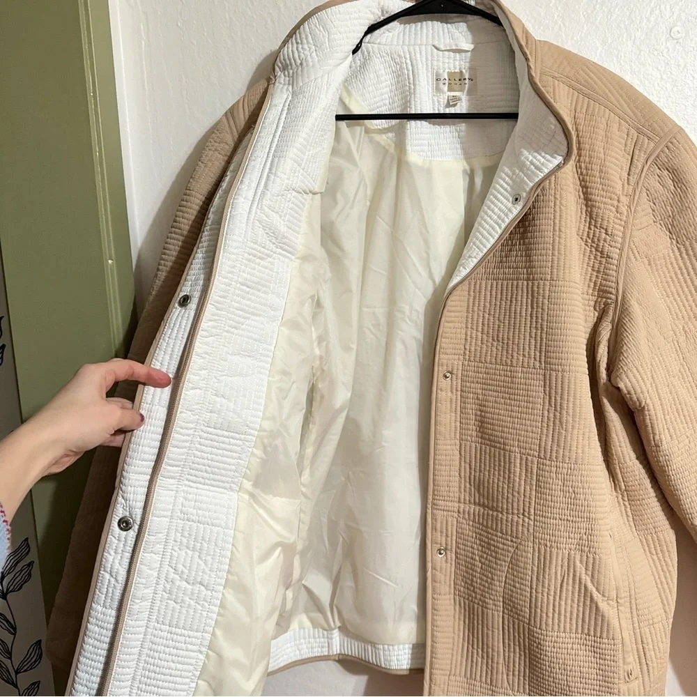 Gallery Woman’s 3X Tan Quilted Button Zip Snap Closure Overcoat Jacket - Picture 3 of 7